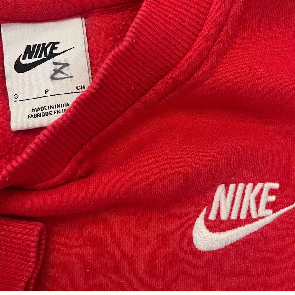 Nike Kids Sportswear Club Fleece Crewneck Sweatshirt Red Small
